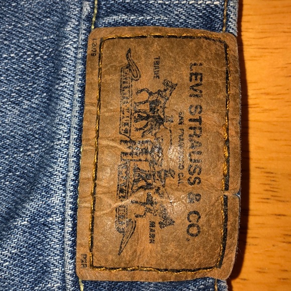 Ladies 505 LEVI Jeans - Picture 5 of 6